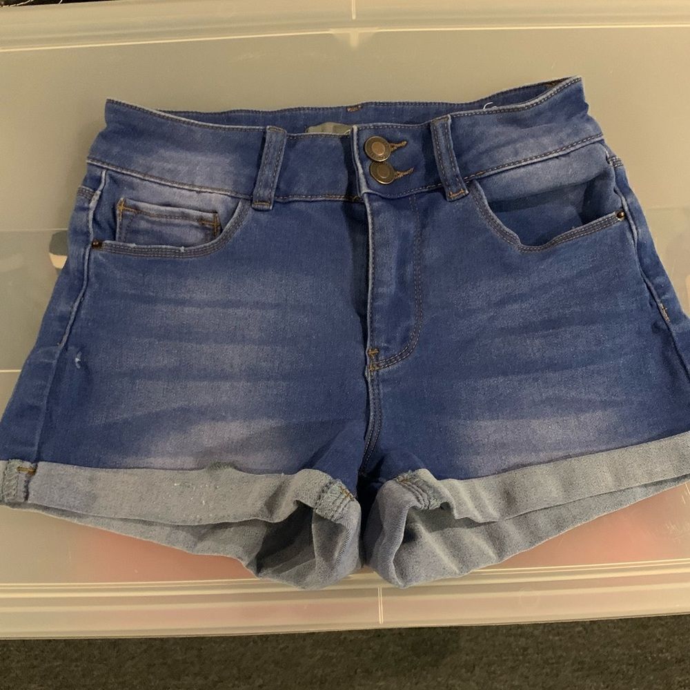 Cali jean shorts size 3